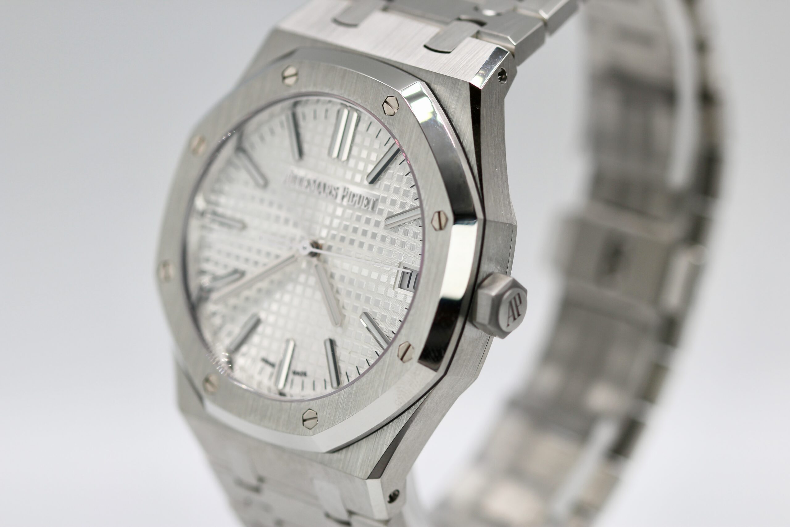 Audermars Piguet Royal Oak, 50th Anniversary 15510ST.OO.1320ST.03 White, 2022 - Image 2