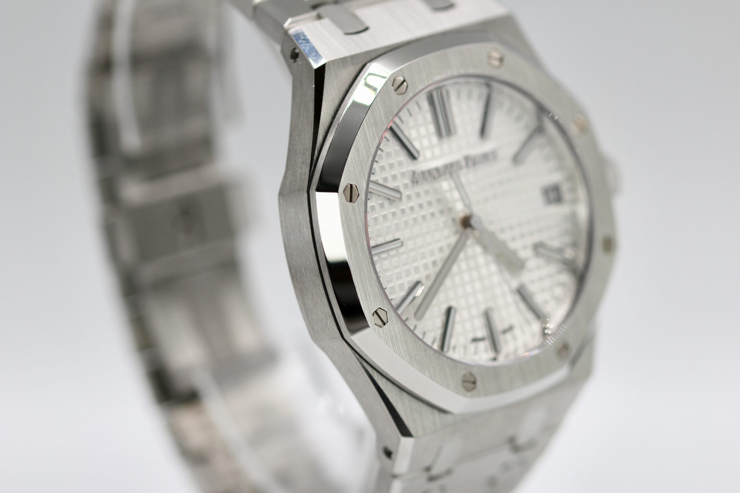 Audermars Piguet Royal Oak, 50th Anniversary 15510ST.OO.1320ST.03 White, 2022 - Image 3