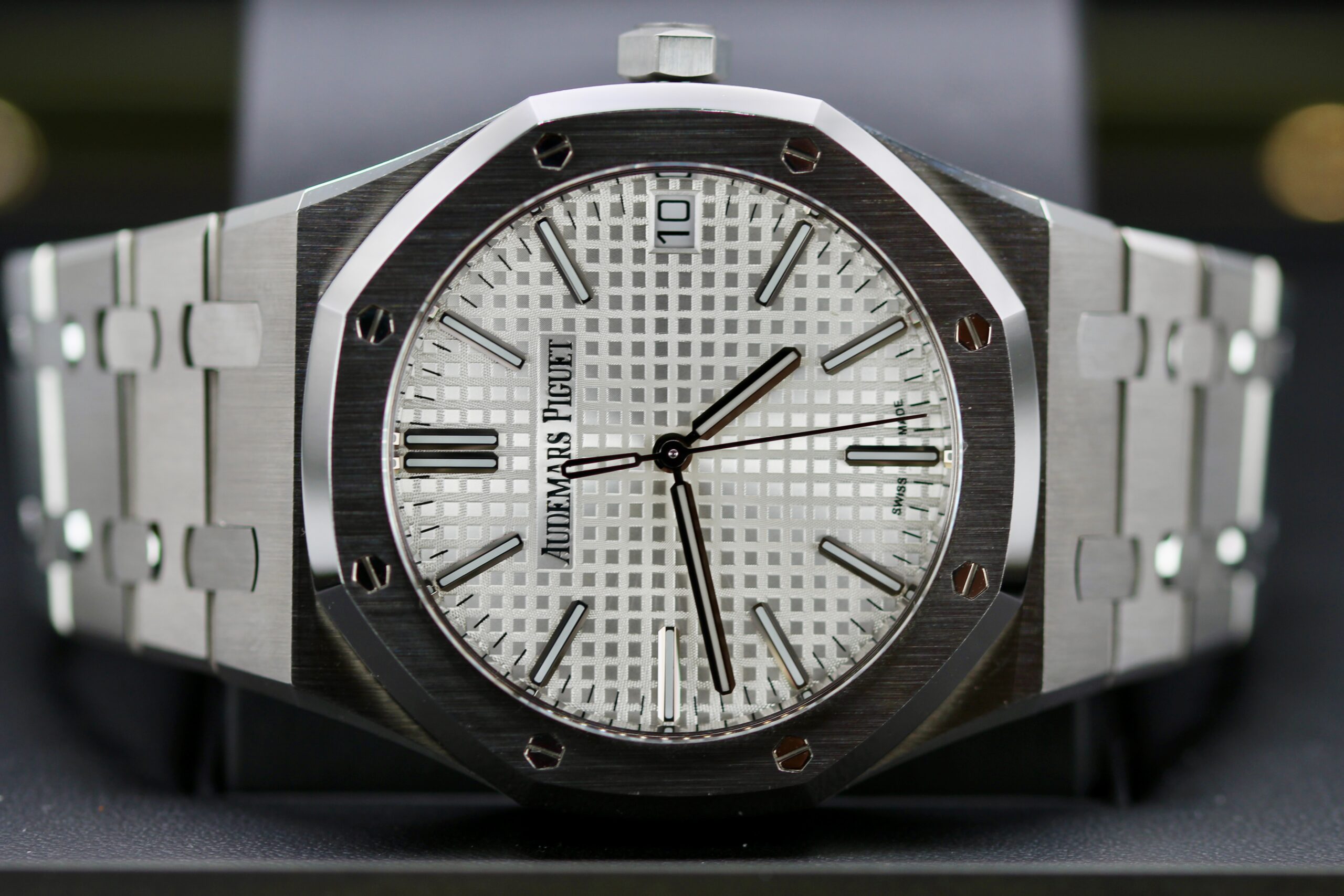 Audermars Piguet Royal Oak, 50th Anniversary 15510ST.OO.1320ST.03 White, 2022 - Image 5