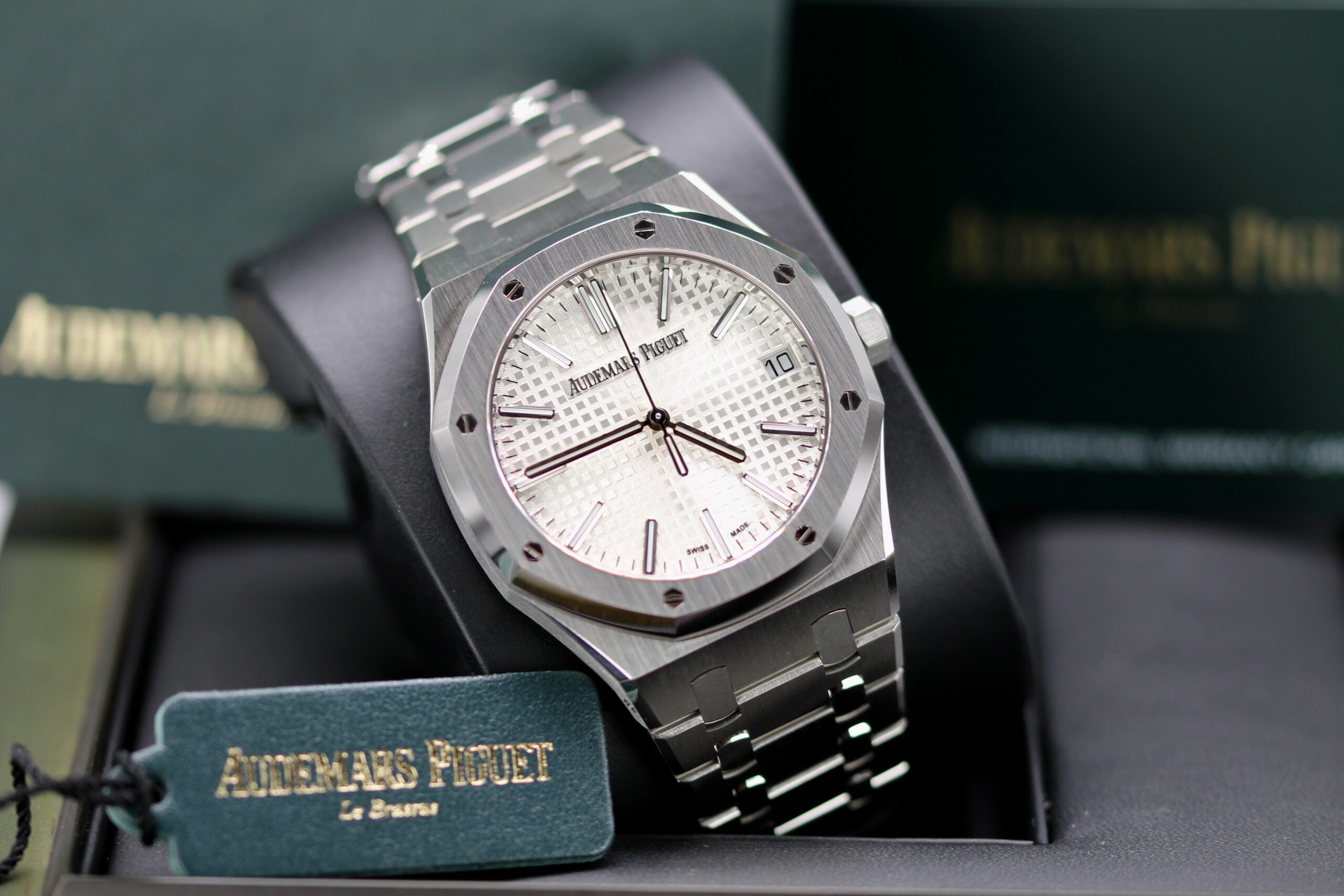 Audermars Piguet Royal Oak, 50th Anniversary 15510ST.OO.1320ST.03 White, 2022 - Image 6