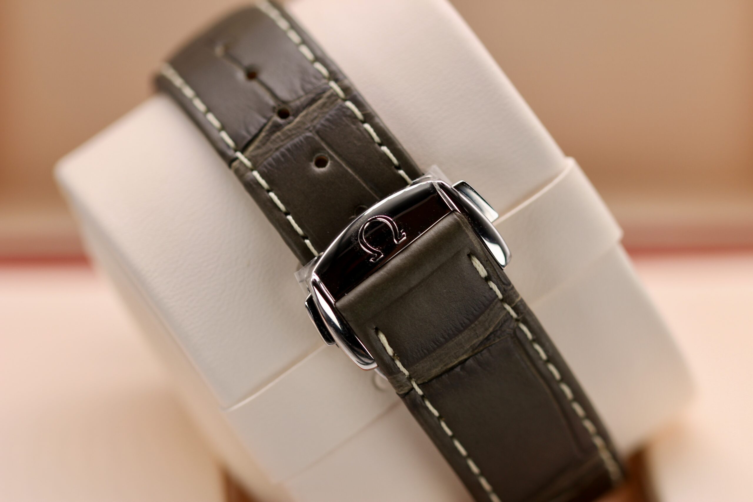 Omega Speedmaster 38 Co-Axial Chronograph - Image 4
