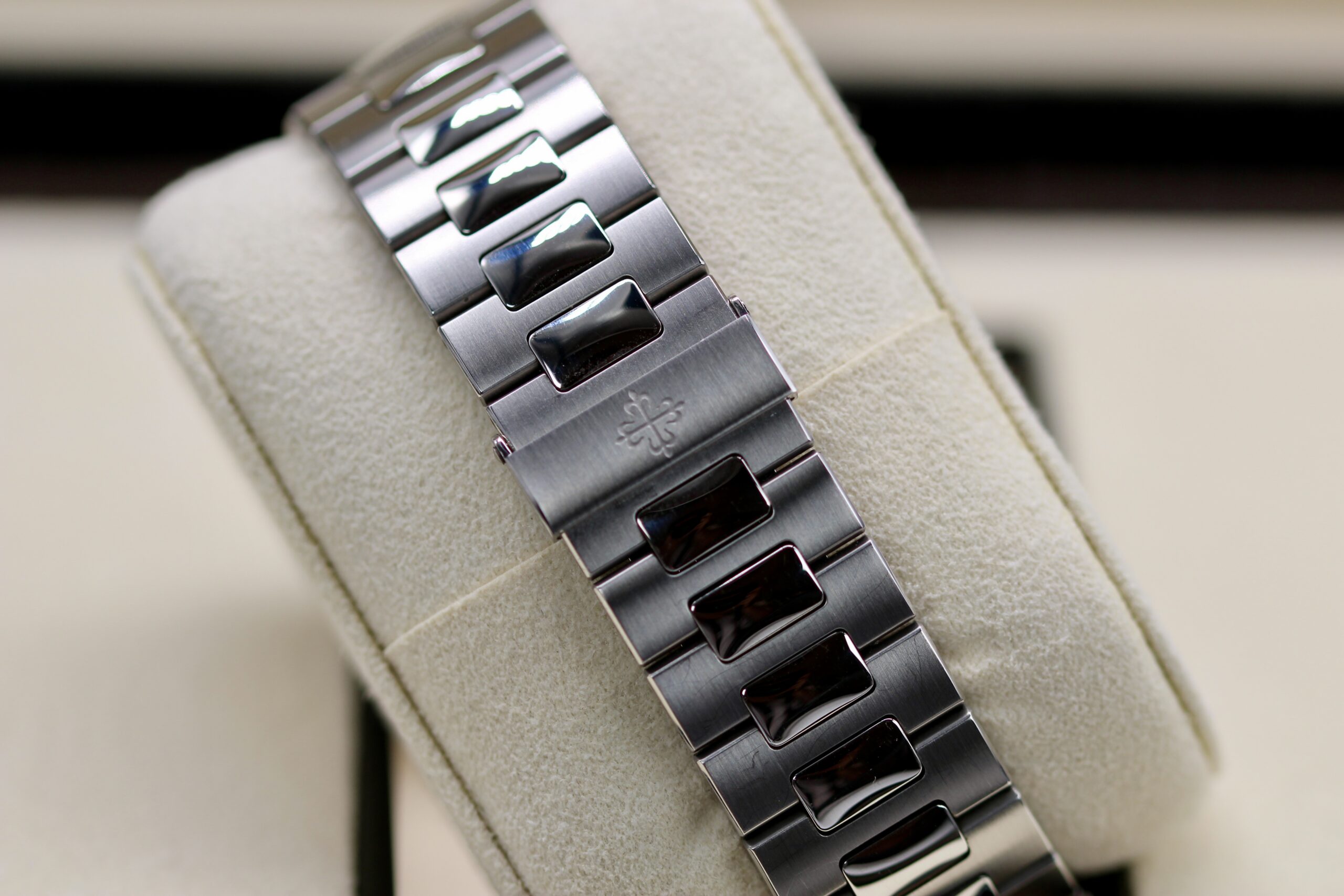 Patek Philippe Nautilus 5712/1A-001, 2019 - Image 4