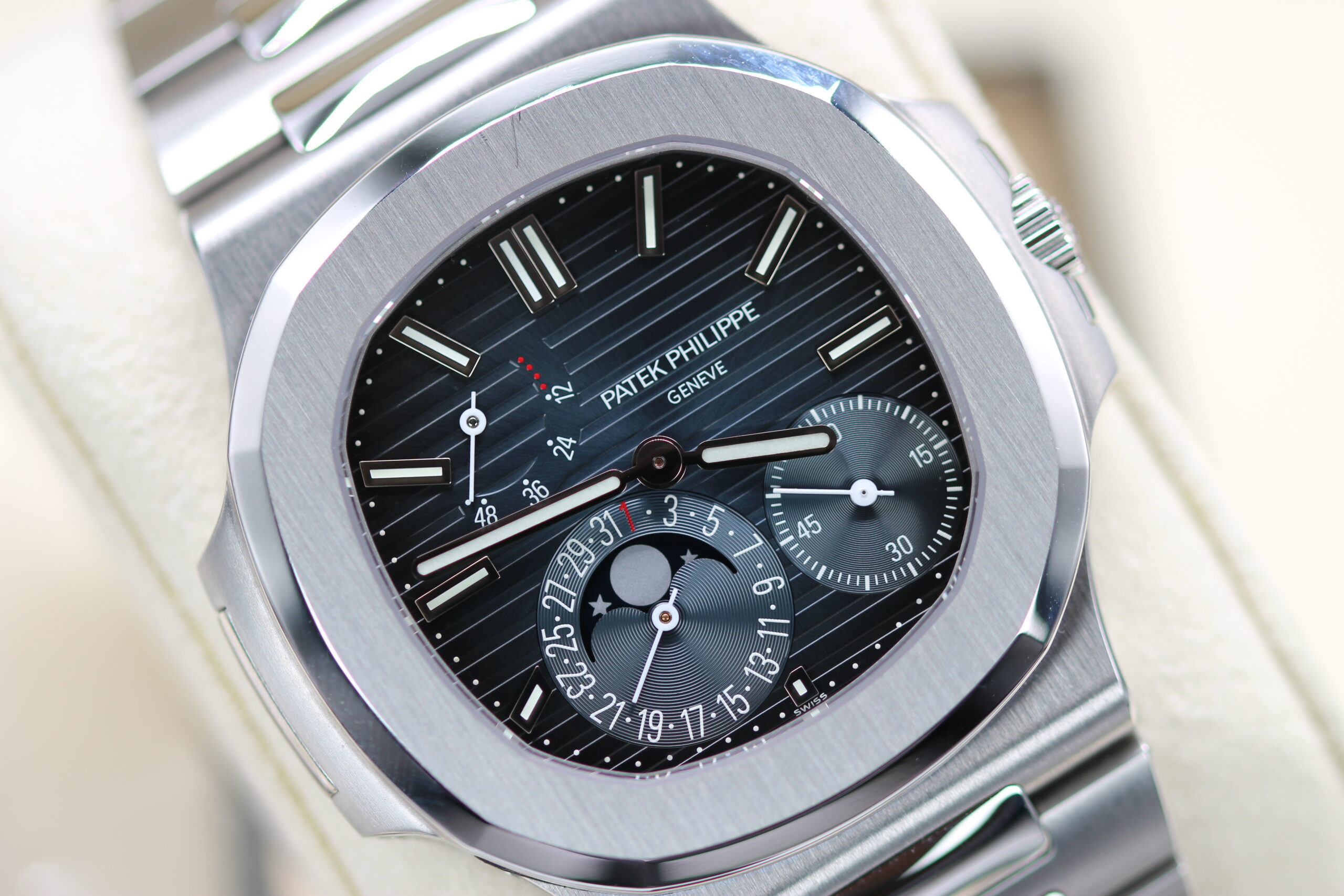 Patek Philippe Nautilus 5712/1A-001, 2019 - Image 7